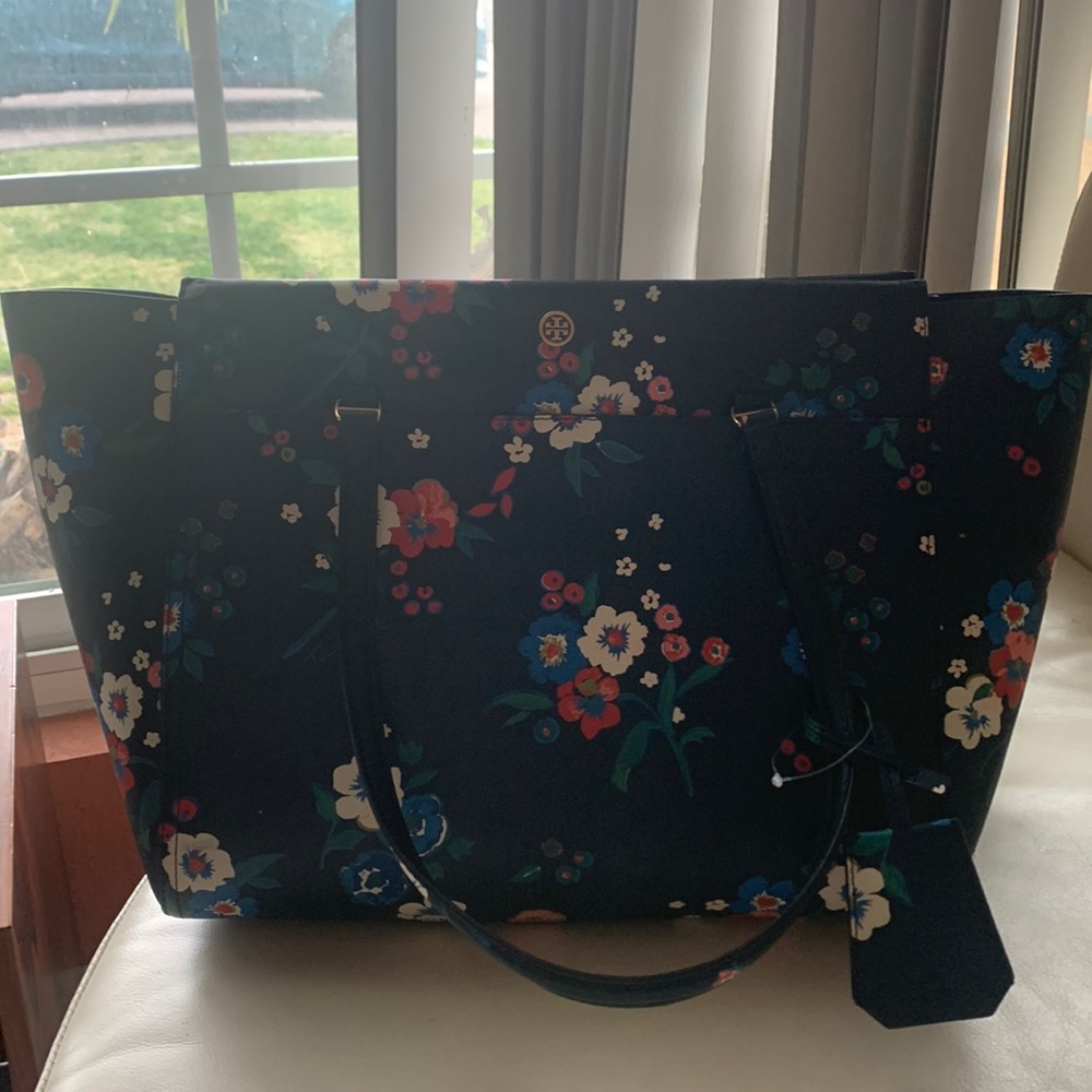 Tory Burch Kerrington zip tote